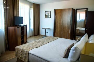 Фото номера Апартаменты с 2 спальнями Отель New Hotel Egreta г. Дунавэцу-де-Жос 3